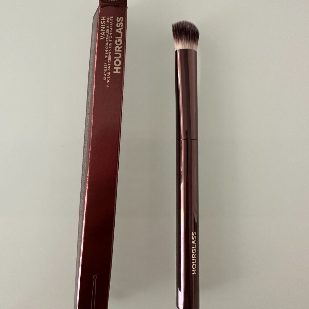 HOURGLASS Vanish Seamless Finish Concealer Brush NWT - Picture 7 of 9